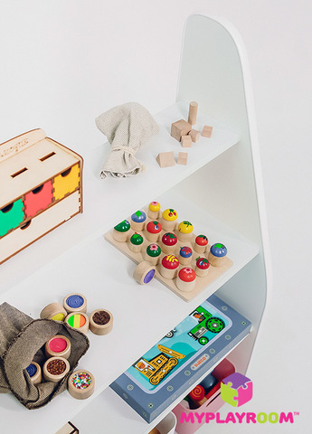 Детский стеллаж для пособий и игрушек в духе Монтессори 3